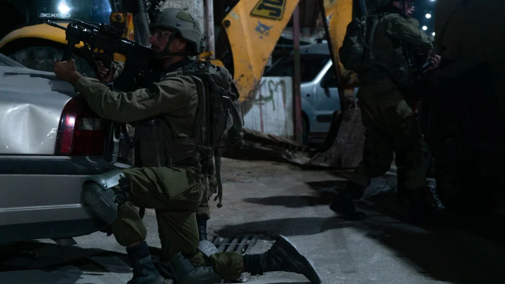 Soldiers during an overnight counterterror operation in Judea and Samaria. Credit: IDF.