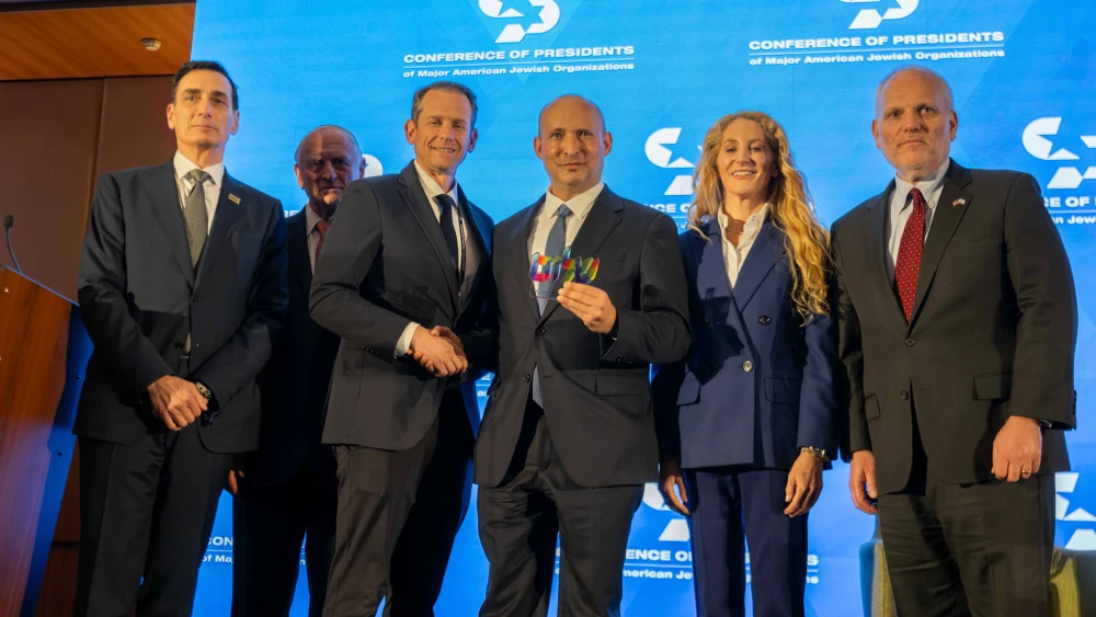 Naftali Bennett receives a gift