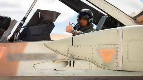 Un piloto de combate durante "Operación León Rugiente", febrero 28 de 2026. Cortesía: Fuerzas de Defensa de Israel.