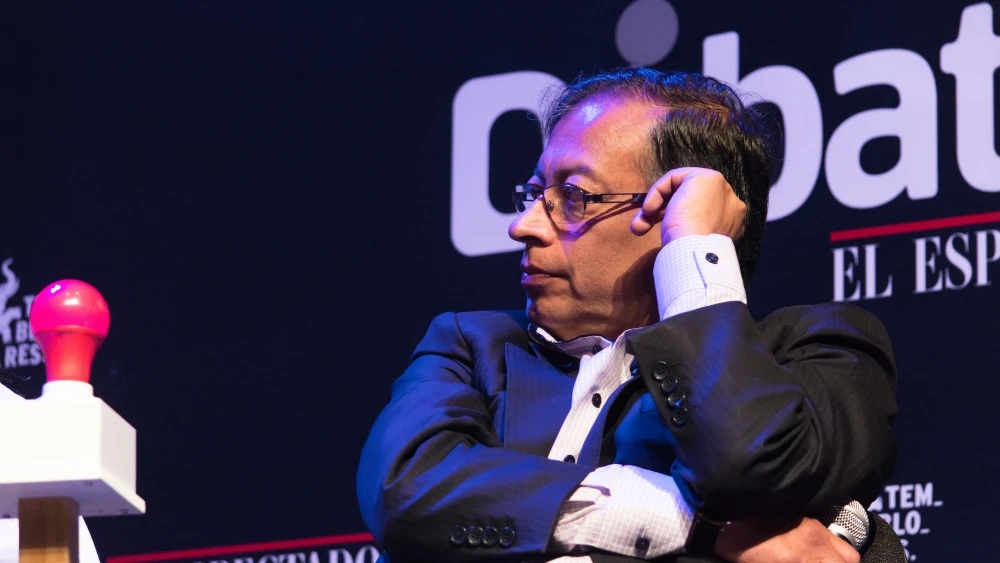 El presidente de Colombia, Gustavo Petro, durante un debate el 22 de noviembre de 2021. Crédito: Arturo Larrahondo/Shutterstock.