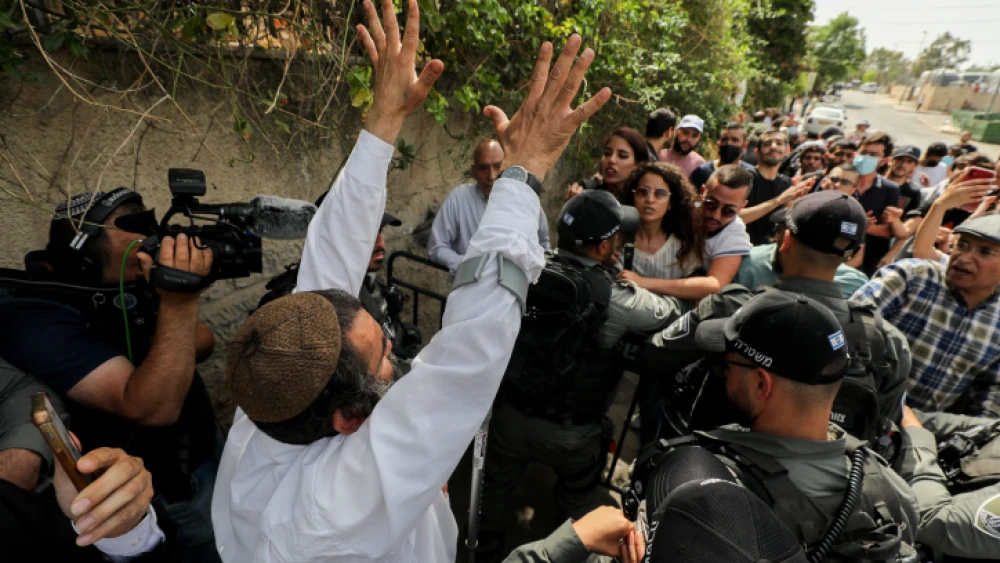 Clashes in Jerusalem's Sheikh Jarrah neighborhood, May 10, 2021. Photo by Olivier Fitoussi/Flash90.