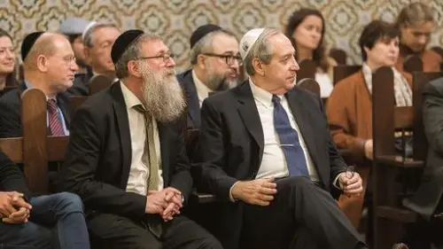 Rabbi Daniel Litvak of Oporto (left) with the former Israeli Ambassador to Portugal Raphael Gamzou. Credit: CIP/CJP
