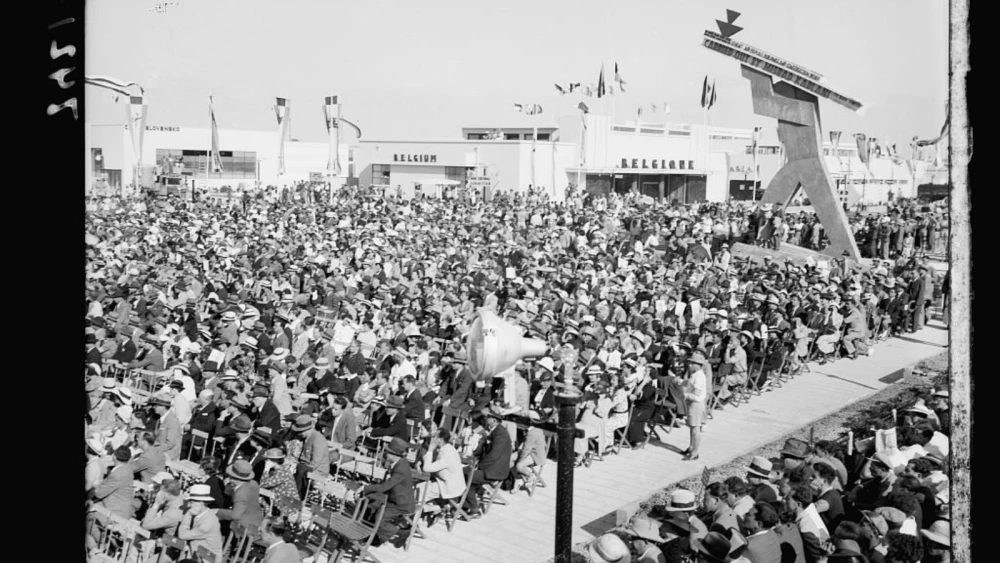 Opening ceremony of the 1936 Levant Fair. Photo courtesy of US Library of Congress/Matson (G. Eric and Edith) Photograph Collection.