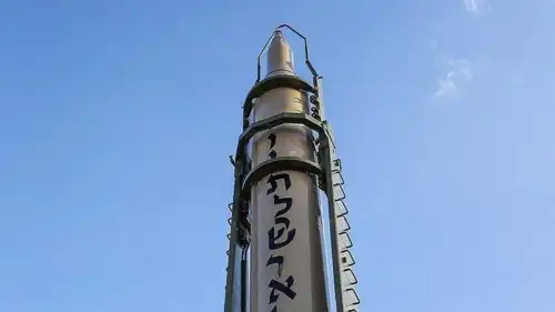 An Islamic Revolutionary Guard Corps missile has "Death to Israel" written on it in Hebrew. Source: Twitter.