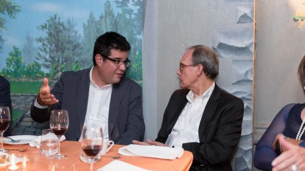 Adam Minsky, President and CEO of the UJA Federation of Greater Toronto, shares his thoughts with Israeli MK Nachman Shai (Labor/Zionist Camp). Credit: Liora Kogan.