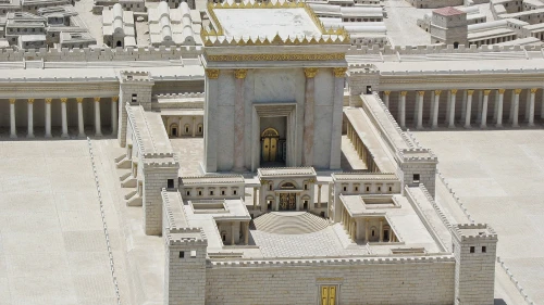 A model of the Second Temple at the Israel Museum in Jerusalem. Credit: Ariely via Wikimedia Commons.