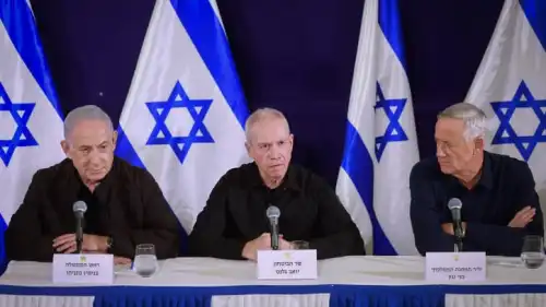 Israeli Prime Minister Benjamin Netanyahu, Defense Minister Yoav Galant and Minister-without-Portfolio Benny Gantz hold a joint press conference at the Ministry of Defense in Tel Aviv, Nov. 11, 2023. Photo by Marc Israel Sellem/POOL.