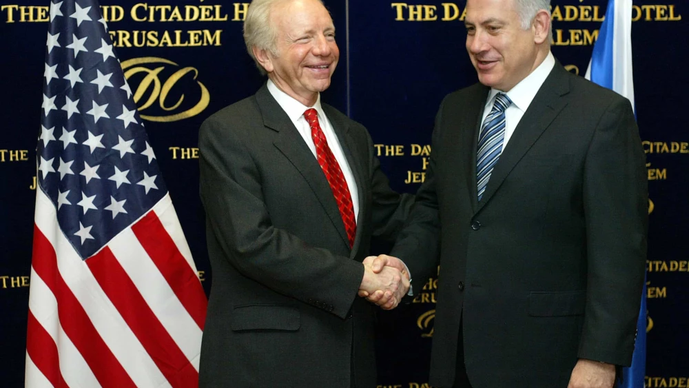 Sen. Joe Lieberman and Likud Party leader Benjamin Netanyahu at a joint press conference after a meeting at the David Citadel Hotel in Jerusalem, Feb. 22, 2009. Photo by Olivier Fitoussi/Flash90.