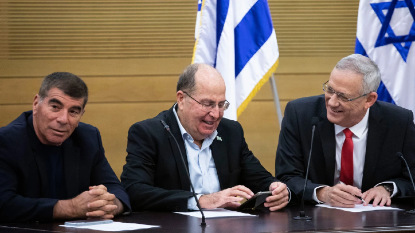 Blue and White Party leader Benny Gantz speaks at faction meeting at the Knesset in Jerusalem on Nov. 11, 2019. Photo by Hadas Parush/Flash90.