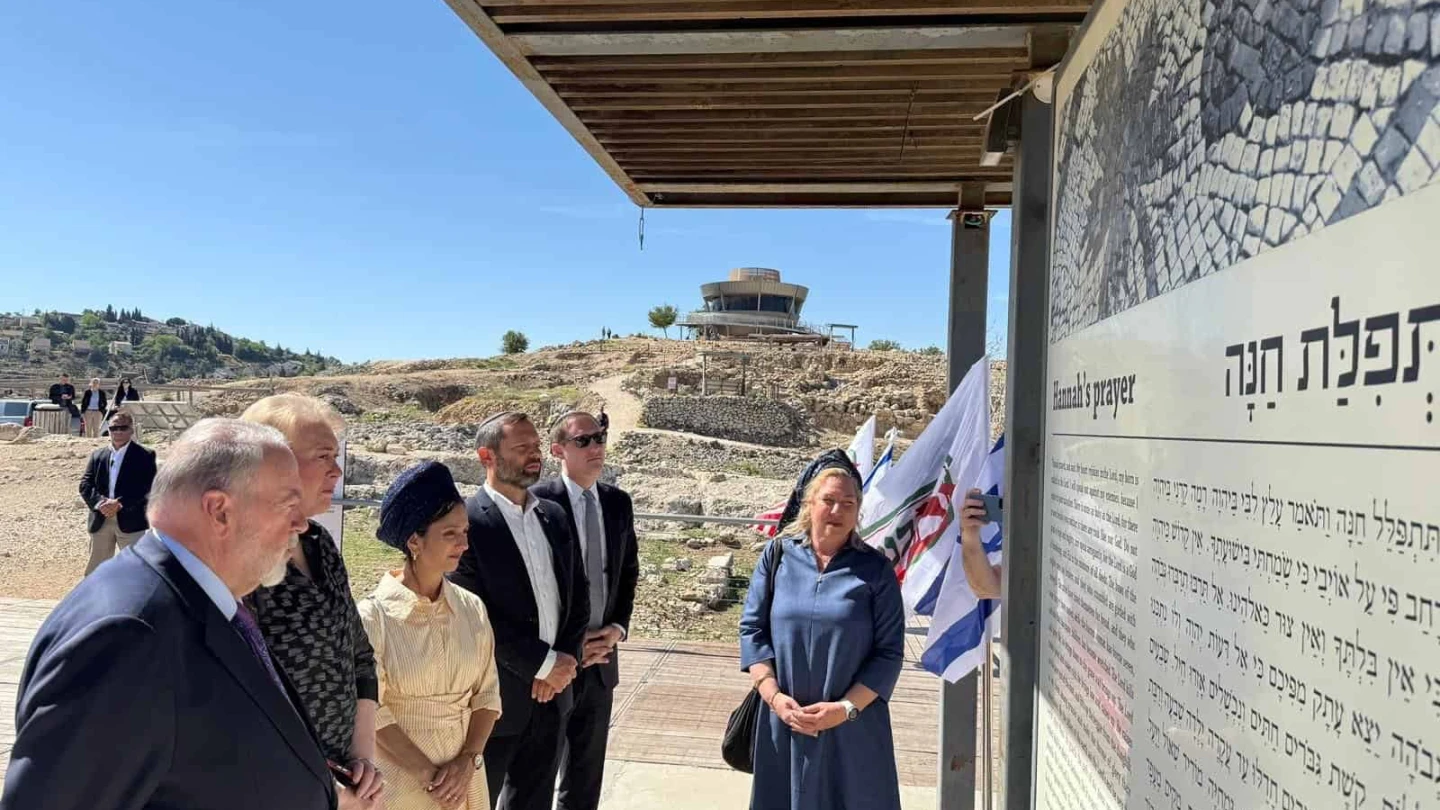 U.S. Ambassador to Israel Mike Huckabee (left) during an official visit to the Ancient Shiloh site in the Binyamin region of southern Samaria, May 7, 2025. Credit: Yesha Council.