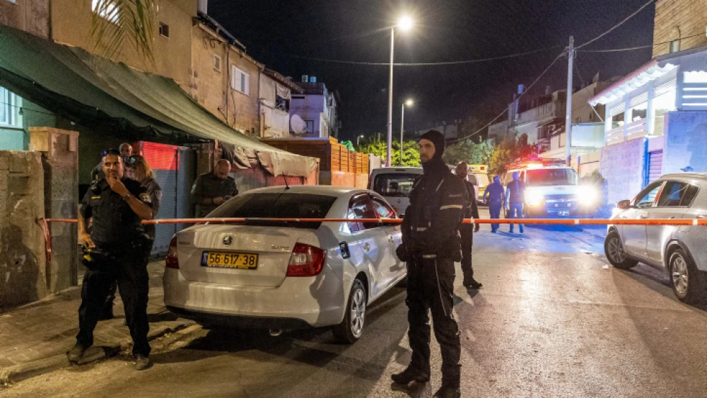 Israel Police officers at the scene of mother-of-three Rabab Abu Siam's murder in Lod, July 26, 2022. Photo by Yossi Aloni/Flash90.