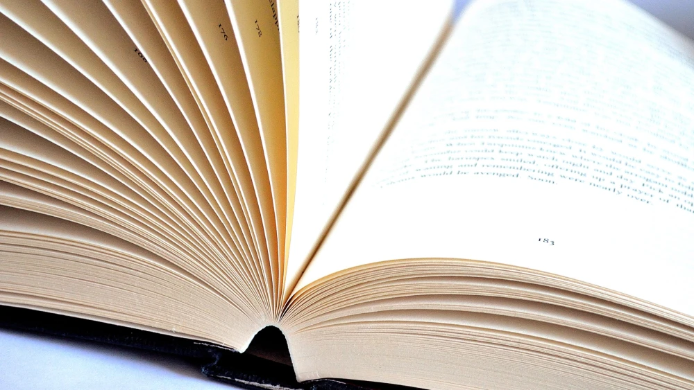 General textbook. Credit: Public Domain Pictures.