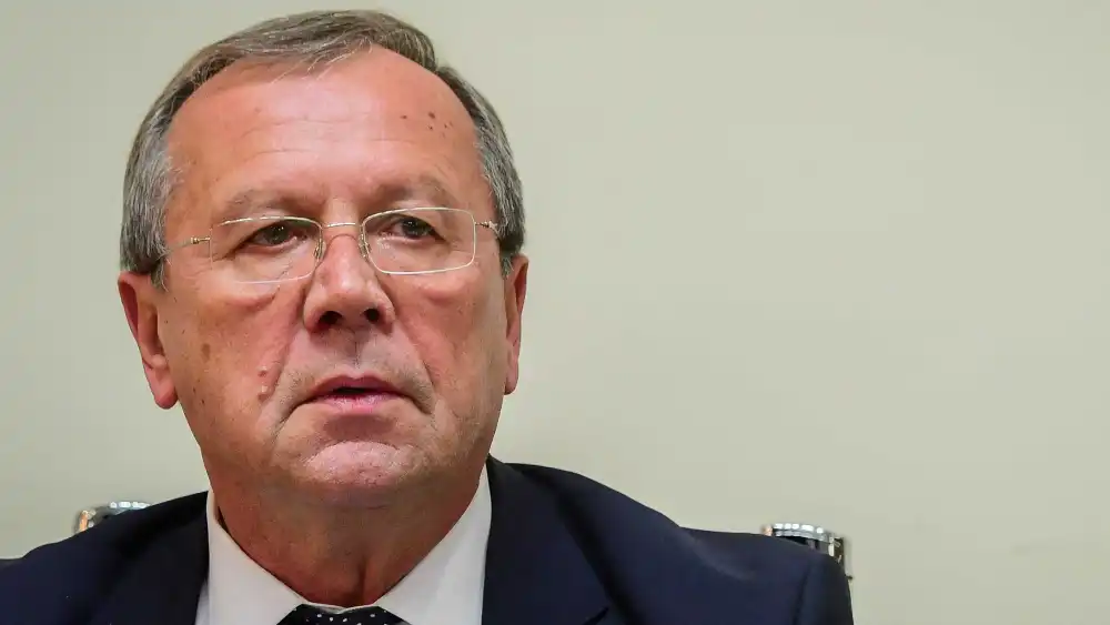 Russian Ambassador to Israel Anatoly Viktorov gives a statement to the media at the Russian Consulate in Tel Aviv on March 3, 2022. Photo: Avshalom Sassoni‎‏/Flash90