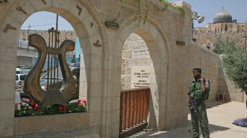 An Israeli soldier stands in the City of David historical site located next to the Arab neighborhood of Silwan. Photo by Matanya Tausig / FLASH90.