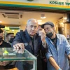 Israeli Prime Minister Benjamin Netanyahu visits the Machane Yehuda open-air market in Jerusalem a day before elections, March 22, 2021. Photo by Olivier Fitoussi/Flash90.