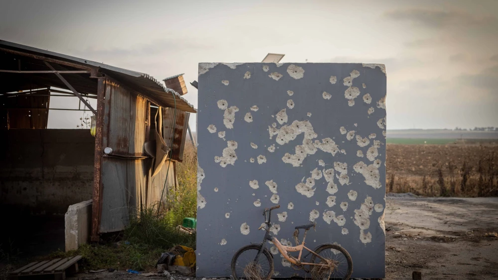 Damage caused to a public bomb shelter during the Oct. 7 massacre, near the Israeli-Gaza border, southern Israel, April 30, 2024. Photo by Chaim Goldberg/Flash90.