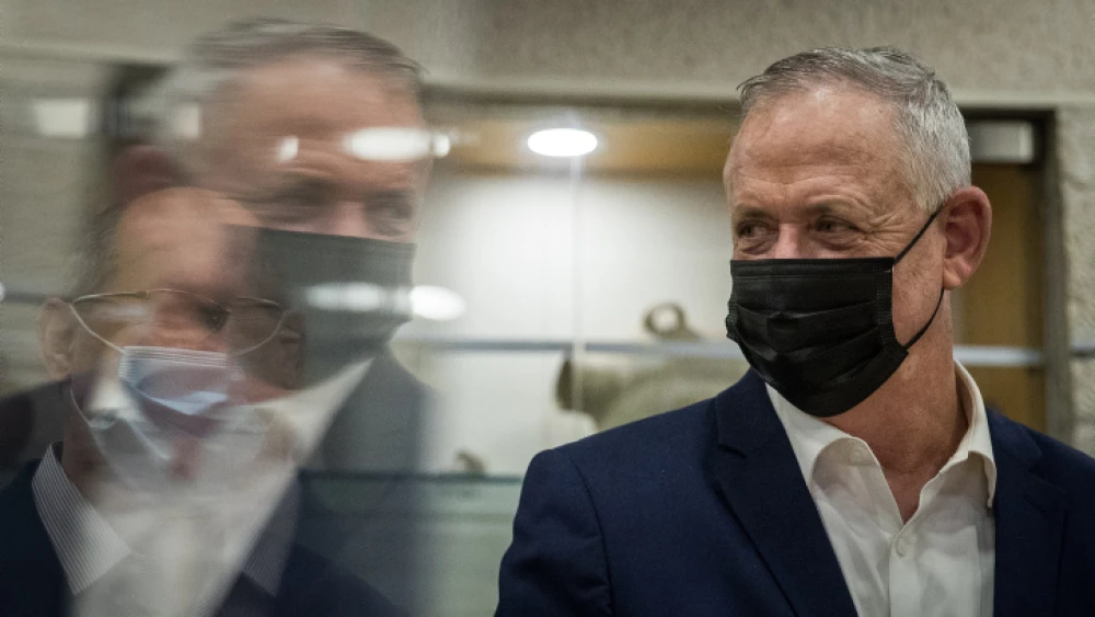 Israeli Defense Minister Benny Gantz visits the Jerusalem Municipality on Nov. 10, 2020. Photo by Yonatan Sindel/Flash90.