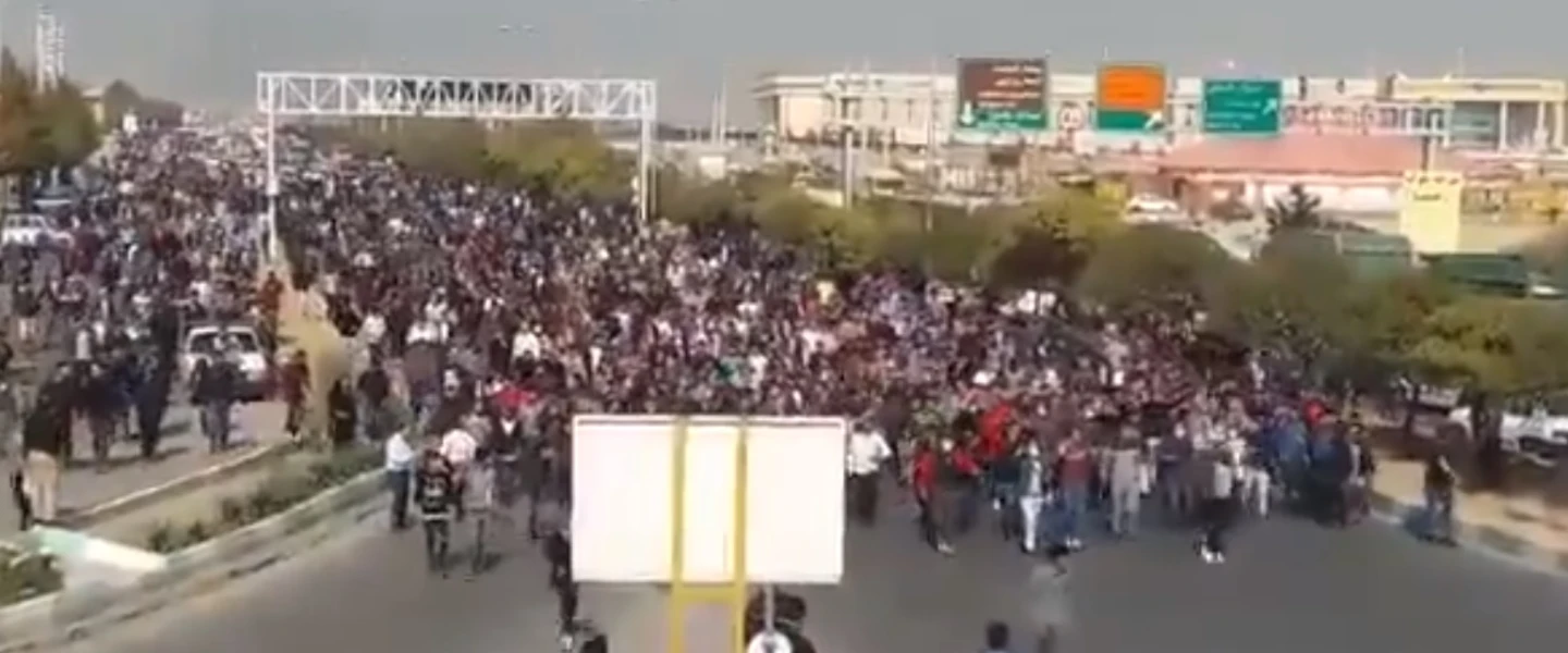 Protesters in the streets of Iran demonstrating against a massive hike in gas prices by the government in November 2019. Source: Screenshot.