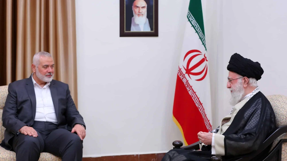 Hamas chief Ismail Haniyeh meets with Iranian Supreme Leader Ali Khamenei in Tehran. Source: Screenshot.