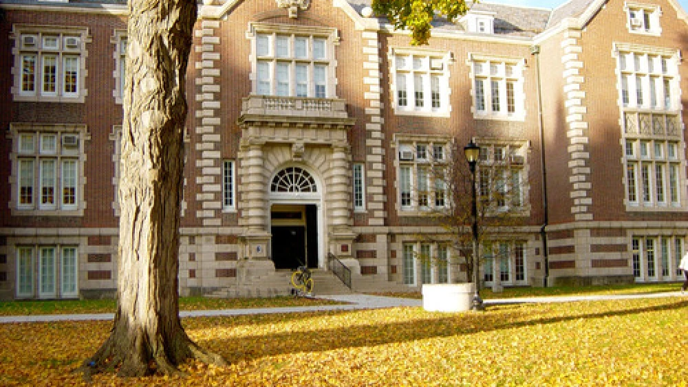 Click photo to download. Caption: Rockefeller Hall at Vassar College in Poughkeepsie, N.Y. Credit: Noteremote via Wikimedia Commons.