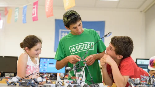 A high-tech activity at a Big Idea camp in Israel. Credit: Big Idea.