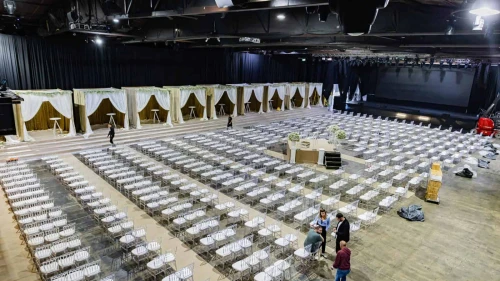 Preparations for the mass wedding at the Tel Aviv Port, March 5, 2024. Photo by Haim Toito.
