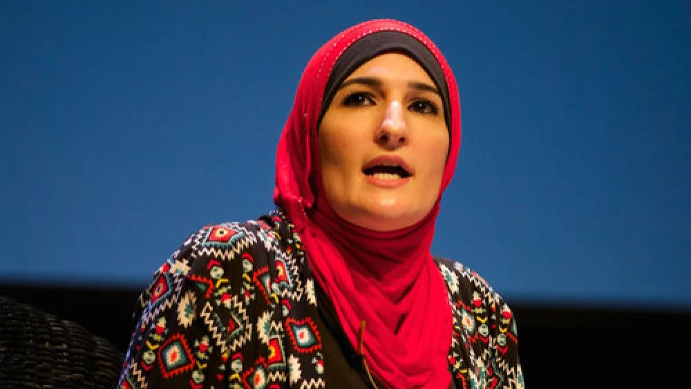 U.S. political activist Linda Sarsour. Credit: Festival of Faiths via Wikimedia Commons.