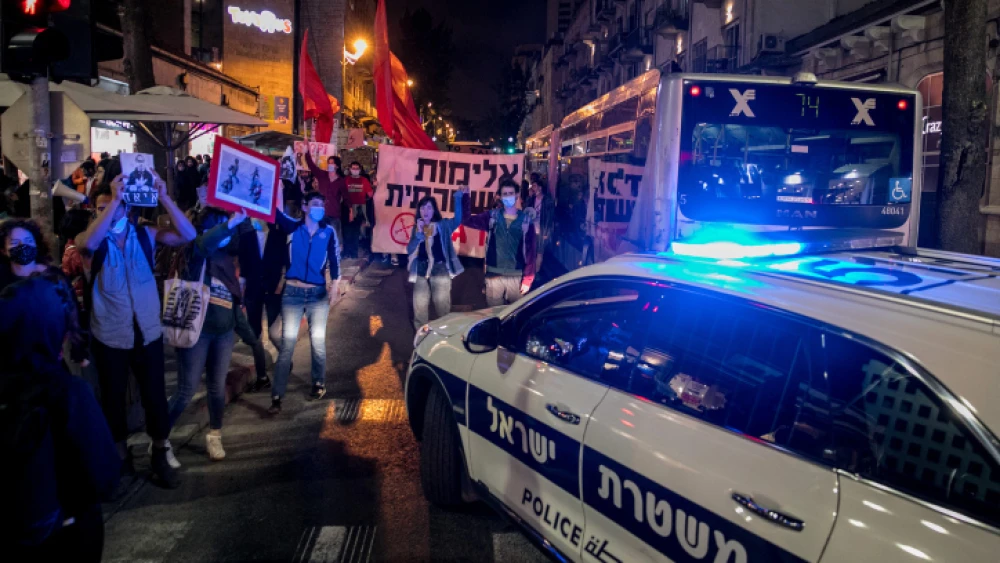 Israelis hold a protest against the killing of Iyad Halak by an Israel Police officer and of George Floyd by a Minneapolis police officer. June 2, 2020. Photo by Olivier Fitoussi/Flash90.