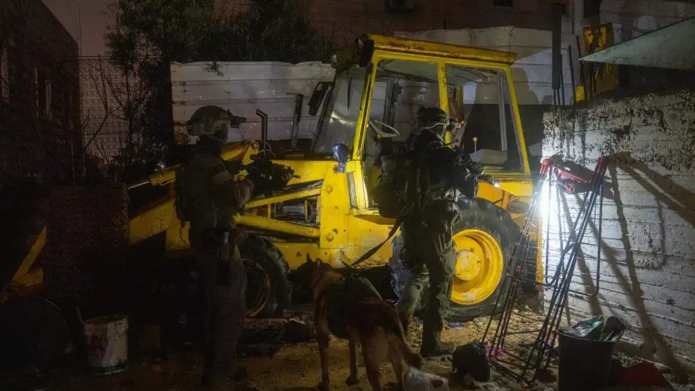 IDF soldiers demolish the Hebron home of the terrorist who carried out a deadly attack at the Gush Etzion Junction in Judea, Jan. 15, 2026. Credit: IDF.