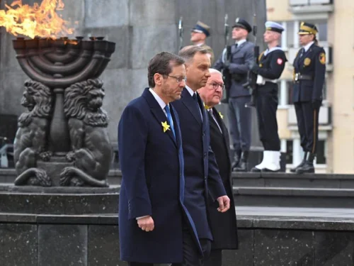 From left: Israeli President Isaac Herzog, Polish President Andrzej Duda and German President Frank-Walter Steinmeier at the Monument to the Ghetto Heroes in Warsaw for a ceremony marking 80 years since the Warsaw Ghetto Uprising, on April 19, 2023. Photo by Kobi Gideon/GPO.