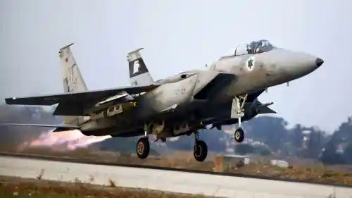 A F-15 Eagle fighter jet takes off from an Israeli Air Force base to the Gaza Strip, Nov. 19, 2012. Photo by Edi Israel/Flash90.