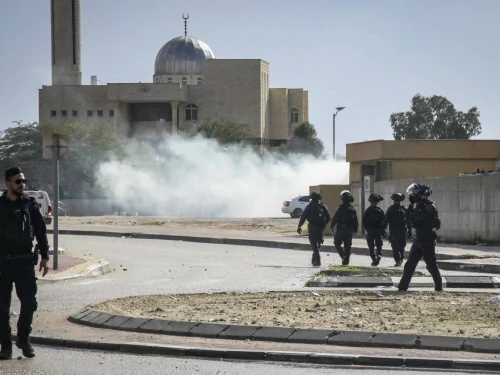Police raid the Bedouin town of Tarabin al-Sana, in southern Israel, Dec. 28, 2025. Photo by Dudu Greenspan/Flash90.