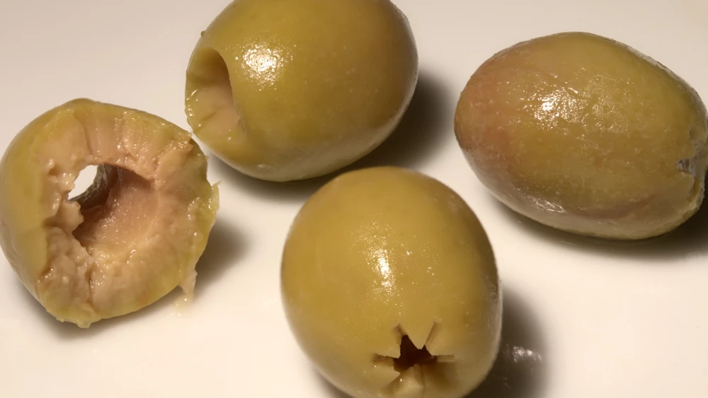 Green olives. Credit: Wikimedia Commons.