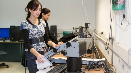 A haredi woman works in a robotics lab at the Jerusalem College of Technology. Credit: Jerusalem College of Technology.
