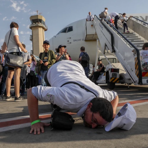 The arrival of French Jews who made aliyah, at Ben Gurion International Airport on July 10, 2017. Photo by Nati Shohat/Flash90