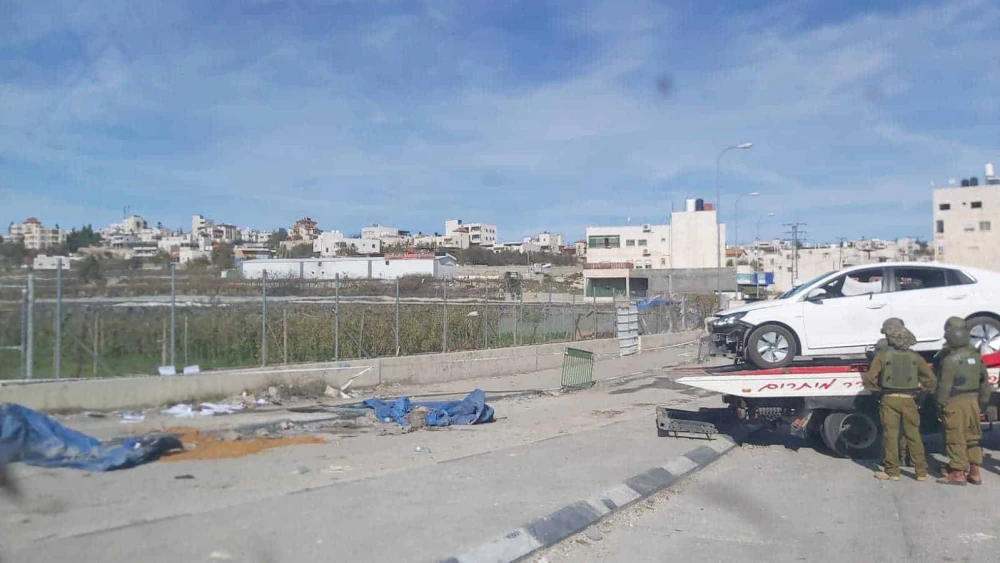 at the Beit Anoun junction close to Hebron in Judea