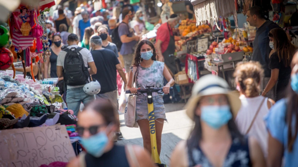 Tel Aviv's Carmel market, Sept. 16, 2020. Photo by Miriam Alster/Flash90.