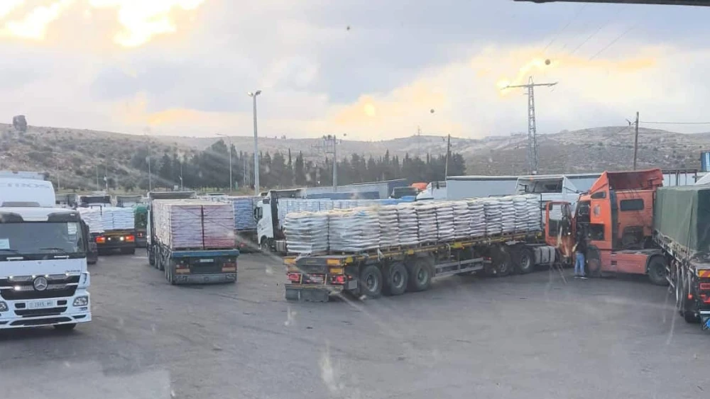 Aid trucks on the way to the Gaza Strip. Credit: Tzav 9.