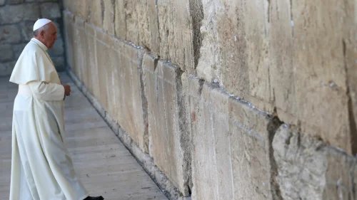 Pope Francis arrives to pray in front of the Western Wall, Judaism's holiest site, in Jerusalem's Old City, on May 26, 2014. Photo by Nati Shohat/FLASH90