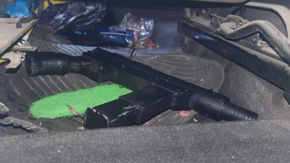 The "Carlo" style submachine gun found in the car of three Palestinian women on Aug. 20, 2022. Credit: Courtesy.