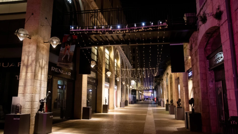 Closed shops at the Mamilla Mall outside Jerusalem's Old City, on March 15, 2020. Photo by Yonatan Sindel/Flash90.