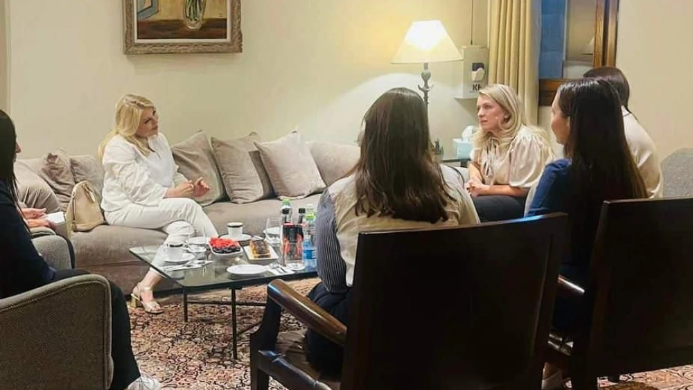 Sara Netanyahu (left) meets with representatives of Mateh Hama'avak Lema'an Hayeladim ("The Taskforce for Children"), Aug. 2, 2023. Credit: Courtesy.