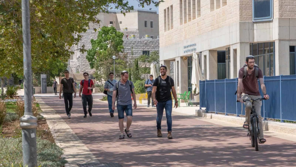 International school students seen on JCT's campus. Photo by Avi Hayun.