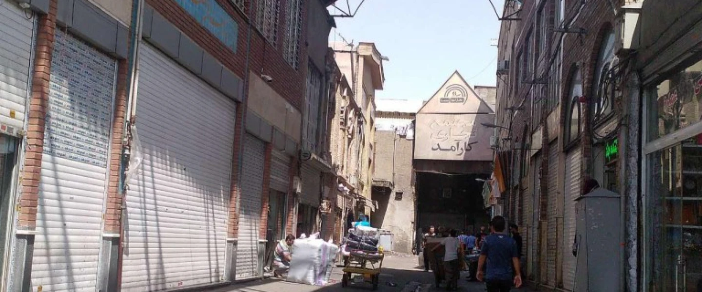 Traders’ strike in the huge Tehran Bazaar, with its 10-kilometer-long corridors. (IRNA)-JCPA