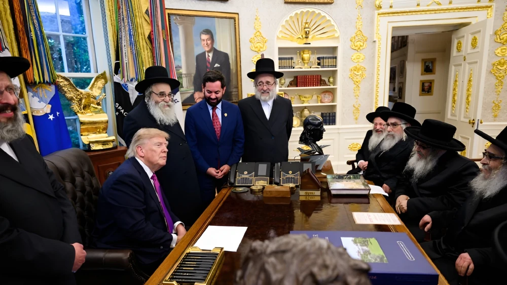 U.S. President Donald J. Trump meets with Hasidic leaders in the Oval Office at the White House, Washington, D.C., Sept. 3, 2026. Credit: Molly Riley/Official White House Photo.