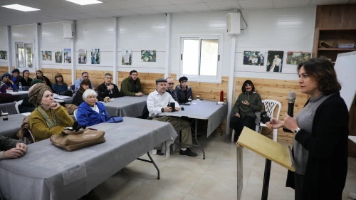 Journalist and New Right Party candidate Caroline Glick speaks at the Oz VeGaon reserve in Gush Etzion on Feb. 8, 2019. Credit: Gershon Elinson/Flash90.