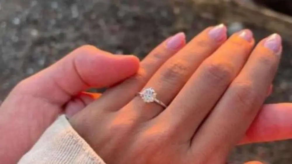The engagement ring that Avner Netanyahu gave to Noy Bar. Source: Instagram.