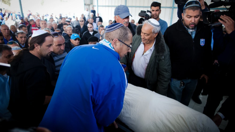 The funeral of Simcha Damri, one of three Israelis who was killed in a March 19, 2016, suicide bombing in Istanbul, March 21, 2016. Credit: Flash90.