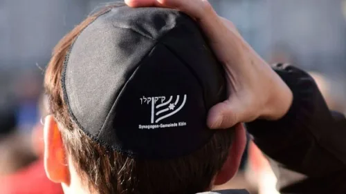 Illustrative picture of a man wearing a kipah. Credit: Courtesy.