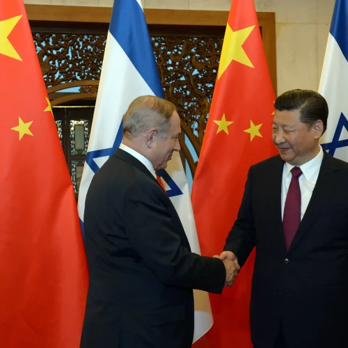 Israeli Prime Minister Benjamin Netanyahu with Chinese President Xi Jinping in Beijing on March 21, 2017. Photo by Haim Zach/GPO.